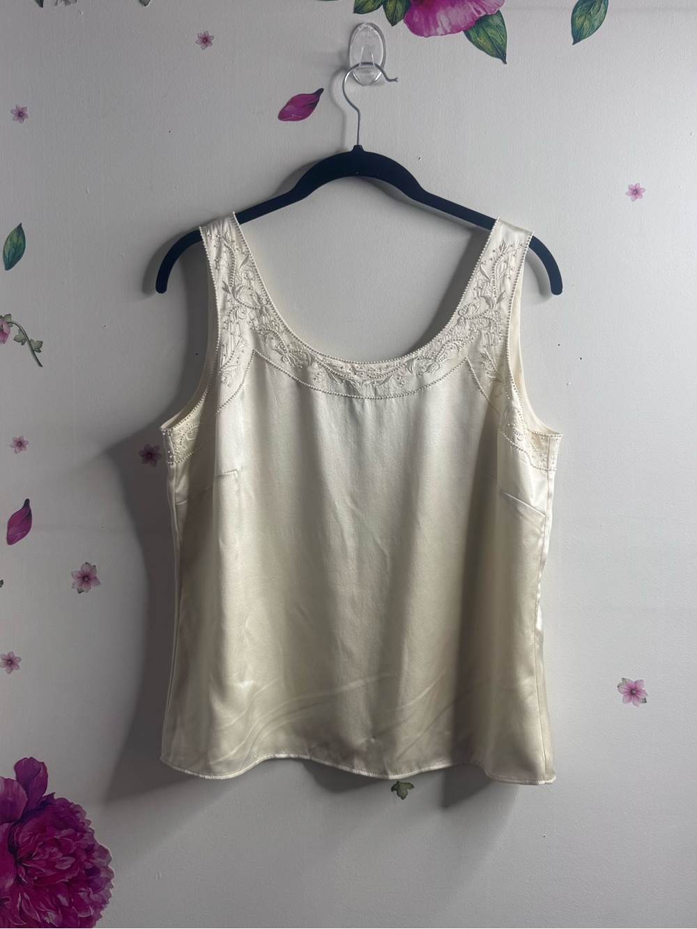 Ann Taylor Cream Satin Embroidered Scoop Neck Camisole
